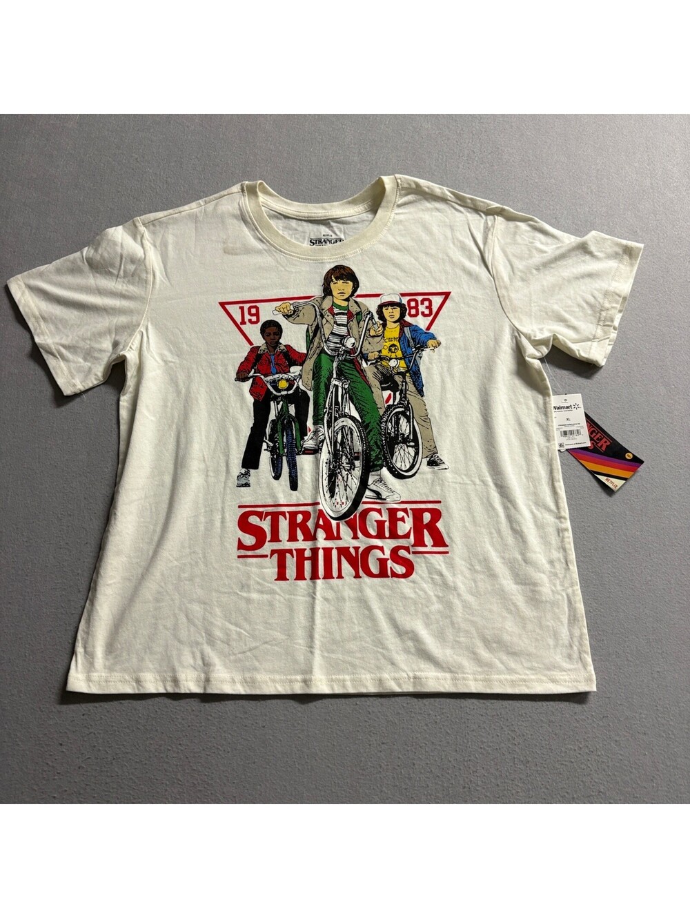Stranger Things T-Shirt Mens XL Cream White Graphic Tee Netflix 1983 Kids Bikes